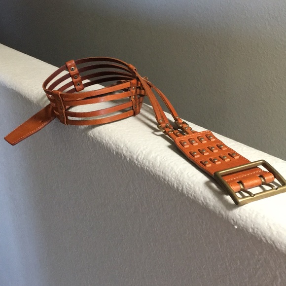 DKNY leather belt . - Picture 6 of 6